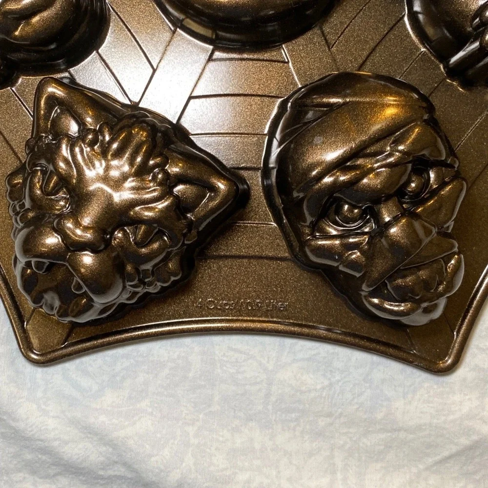 Nordic Ware Monster Mask Cakelet Pan Halloween 8-Cavity Nonstick USA #32196